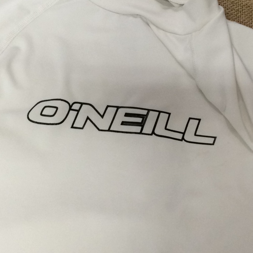 2 / $20🔥O'Neil Rash Guard Swim Top